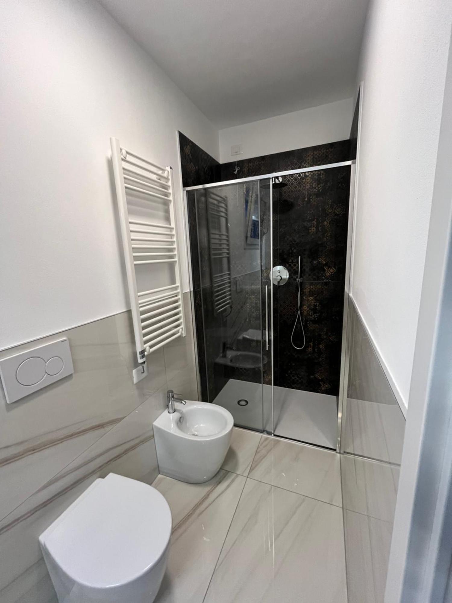 Beach Palace With Small Swimming Pool, Private Beach, Parking Lido di Jesolo Luaran gambar